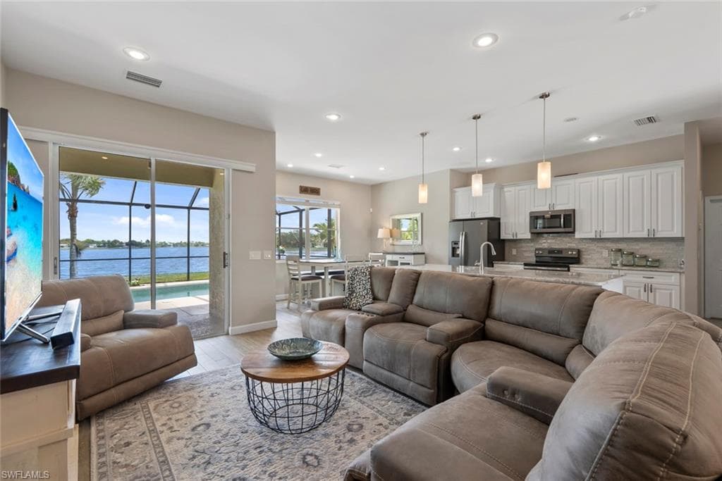 2970 Orange Grove TRL-10