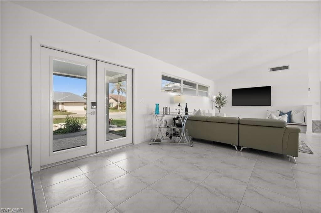 454 Flamingo AVE-5