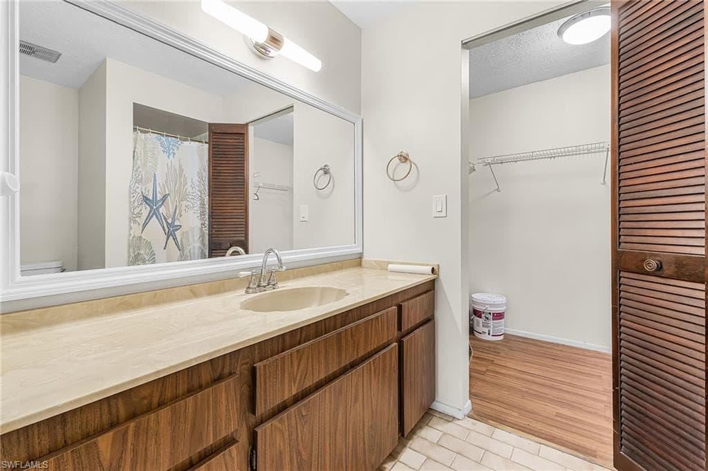 3906 SE 11th PL 604-5