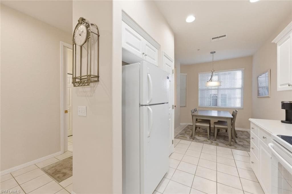 4873 Hampshire CT 104-4