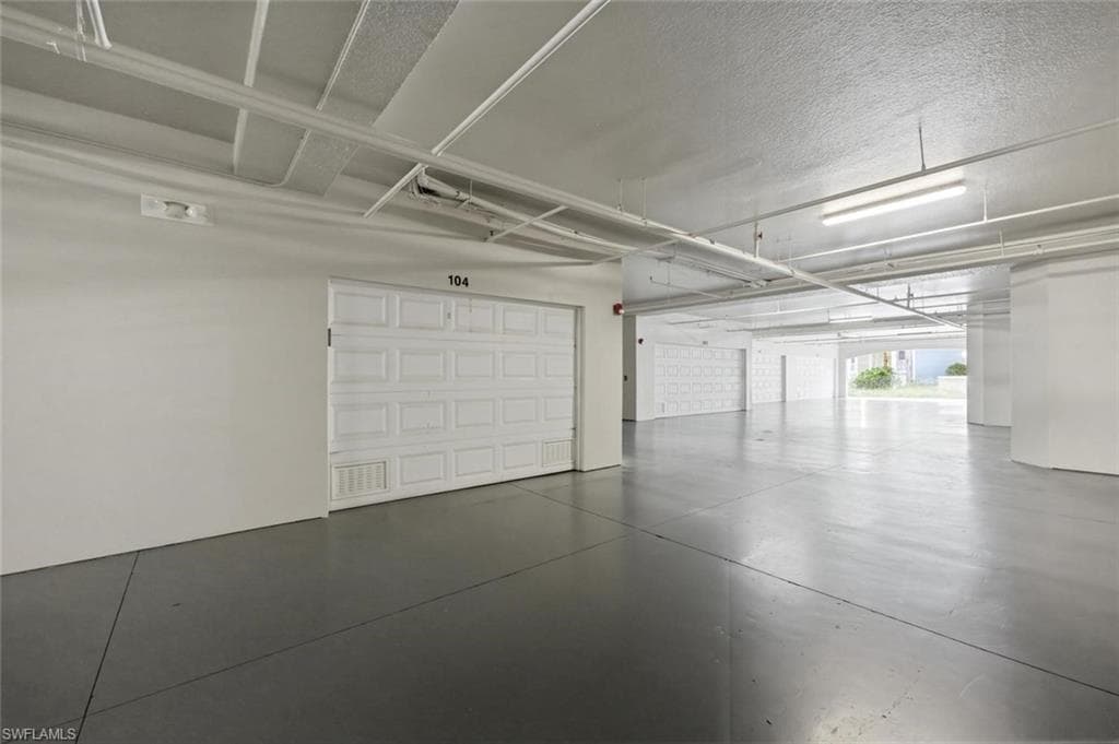 4873 Hampshire CT 104-25