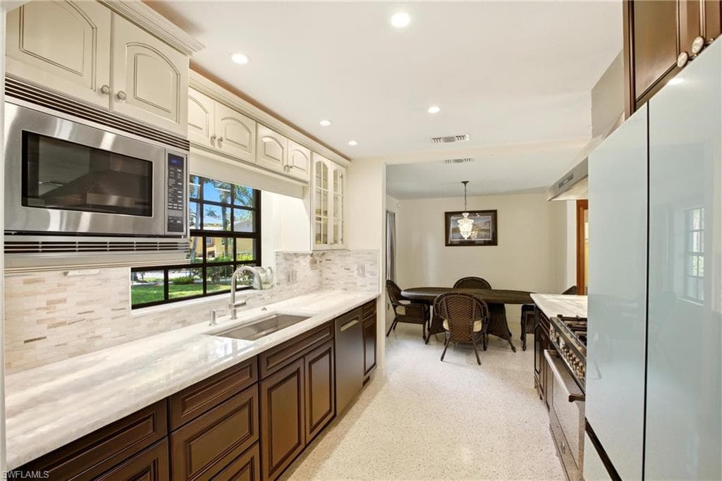 2706 Rhode Island AVE-10
