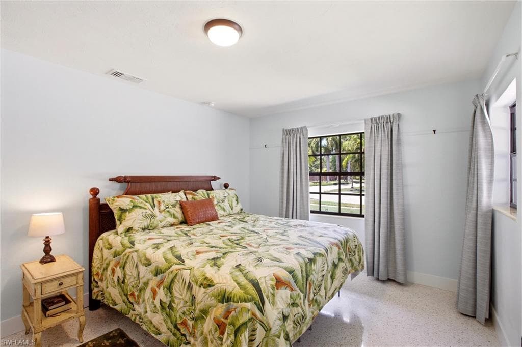 2706 Rhode Island AVE-15