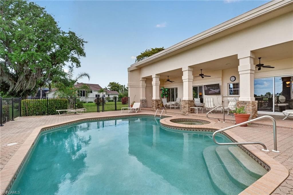16031 Forest Oaks DR-32