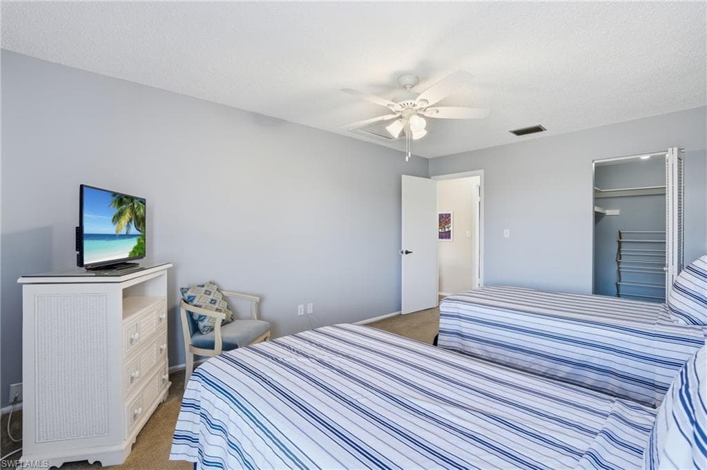 4289 Island CIR 1-27