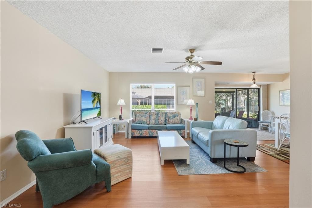 4289 Island CIR 1-2