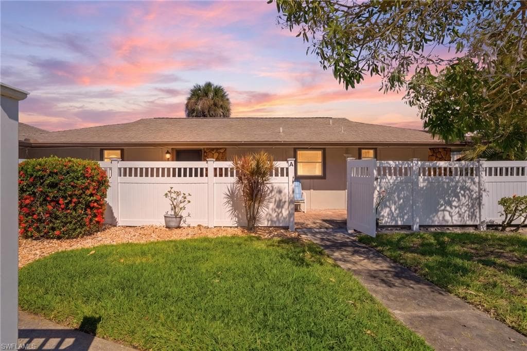 4289 Island CIR 1-1