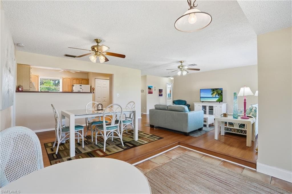 4289 Island CIR 1-10