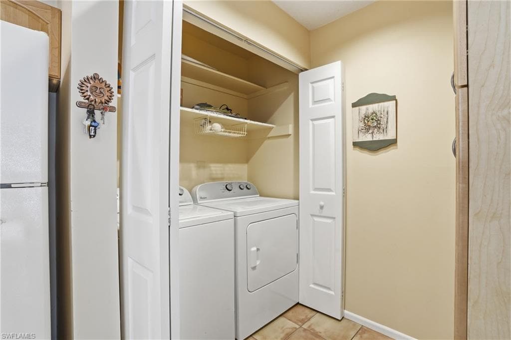 4289 Island CIR 1-18