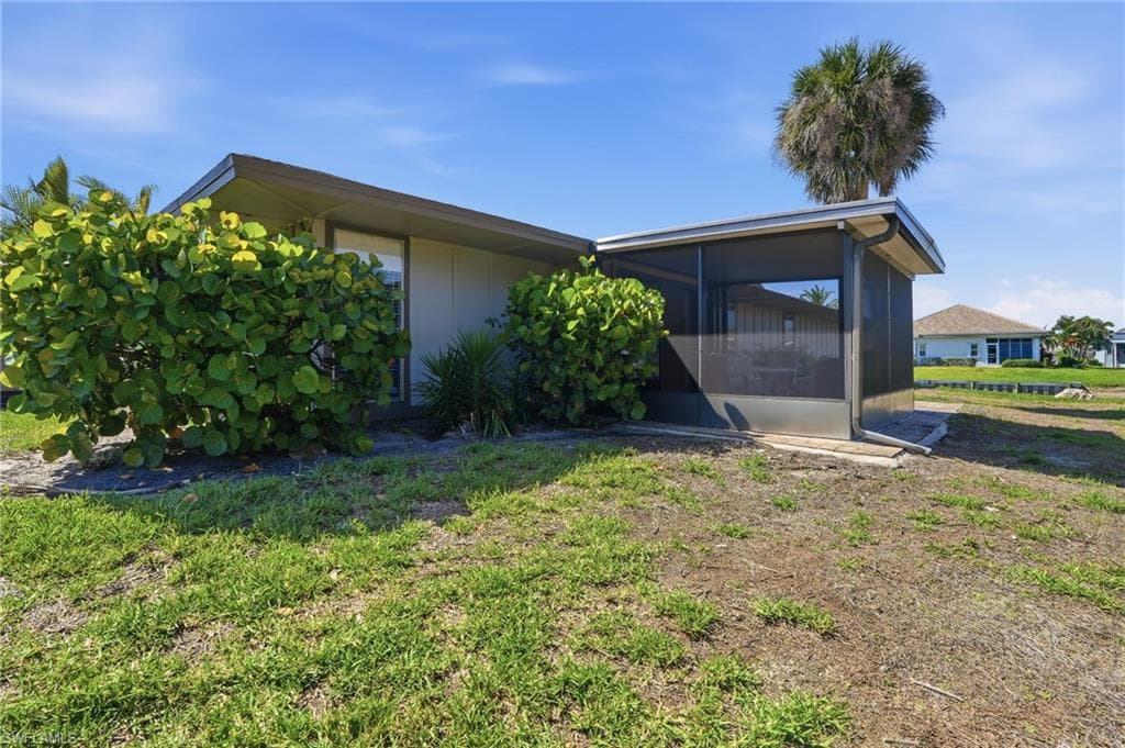 4289 Island CIR 1-37
