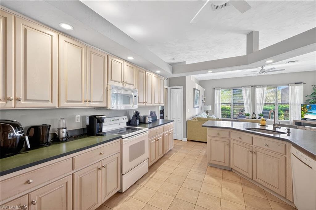 1217 SW 18th ST-12