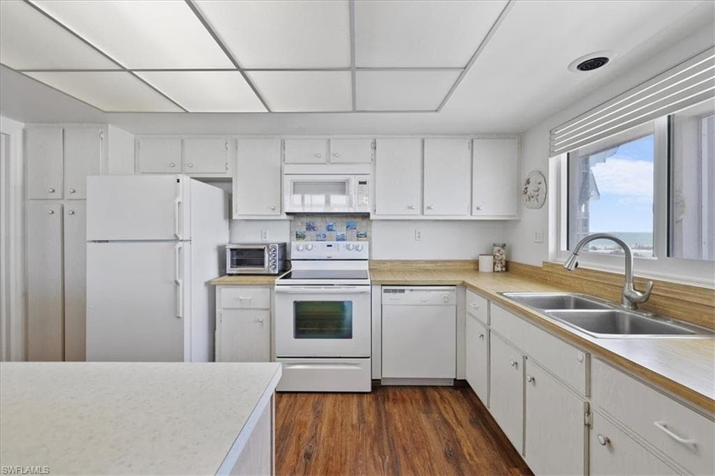 7148 Estero BLVD 423-11