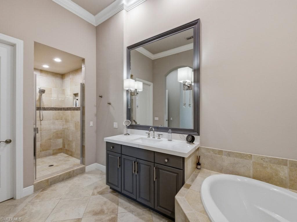 28511 Calabria CT 202-16
