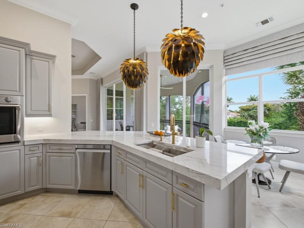 28511 Calabria CT 202-12