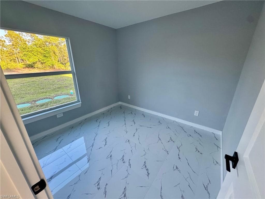 2305 Grant AVE-18