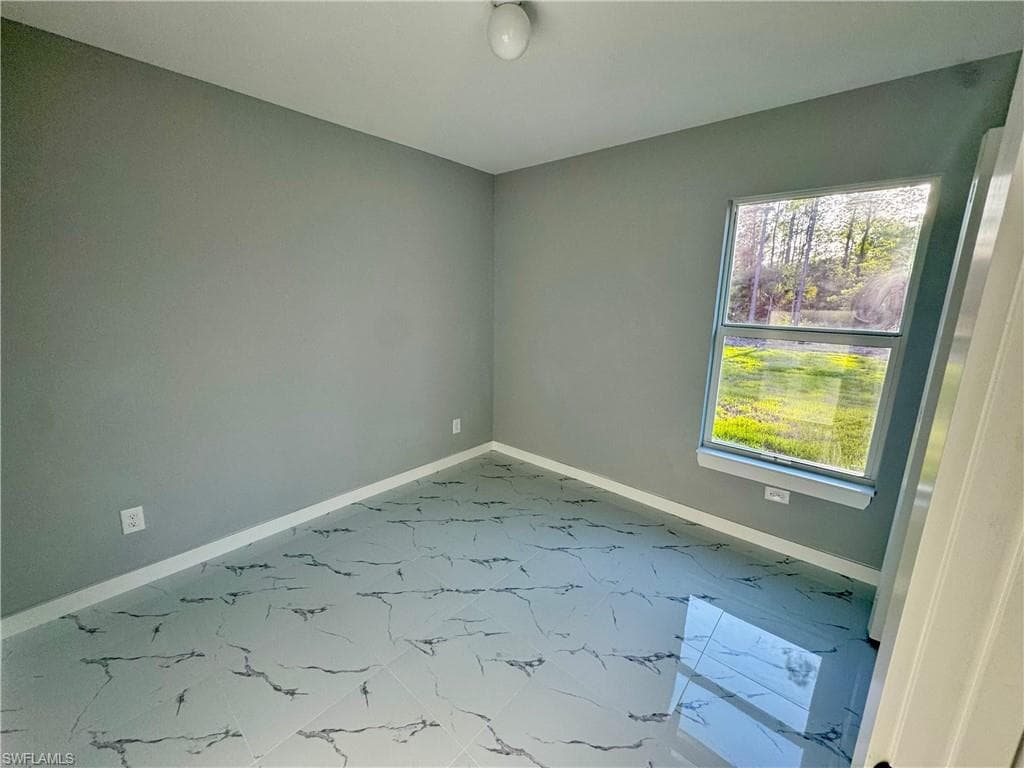 2305 Grant AVE-21