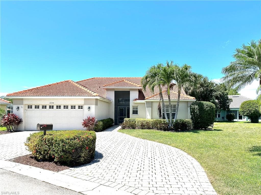 12654 Buttonbush PL-2