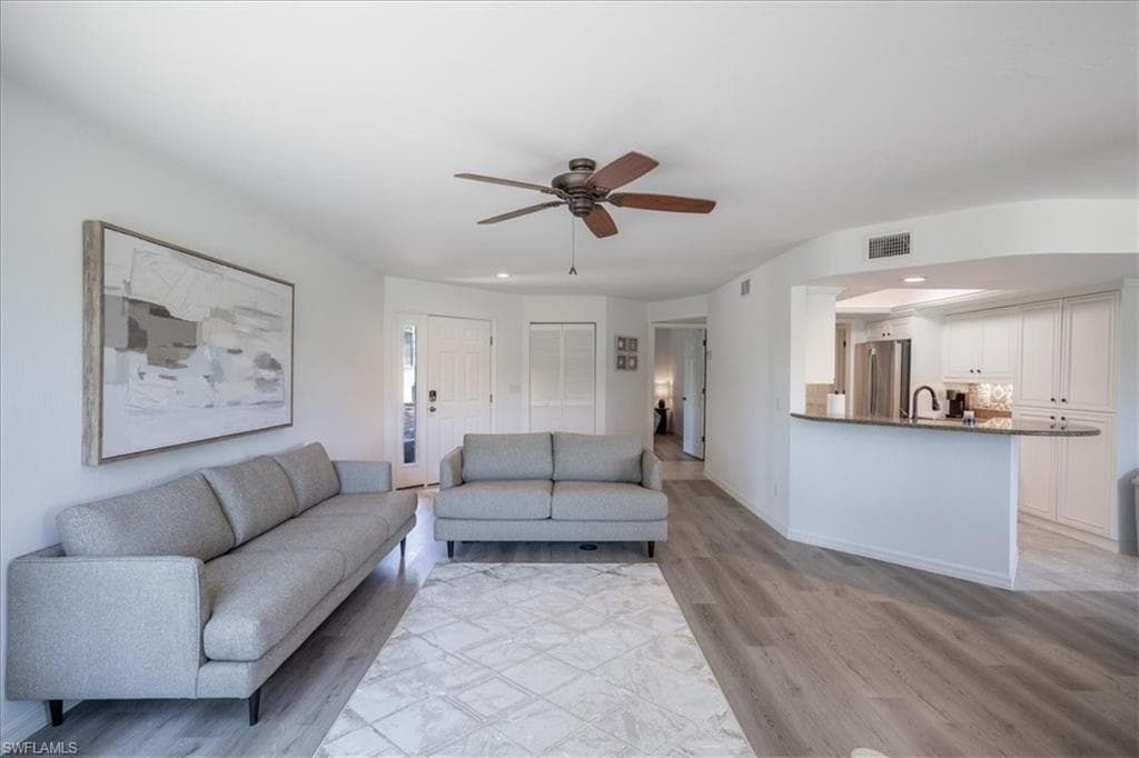 792 Eagle Creek DR 101-8