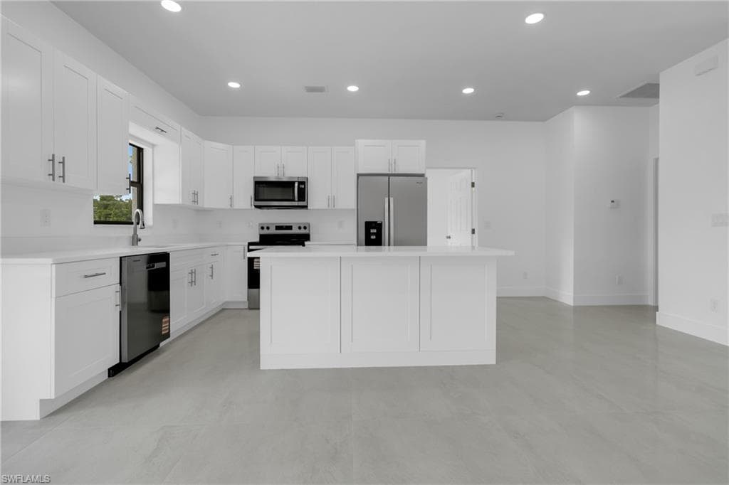 584 Genoa AVE S-11