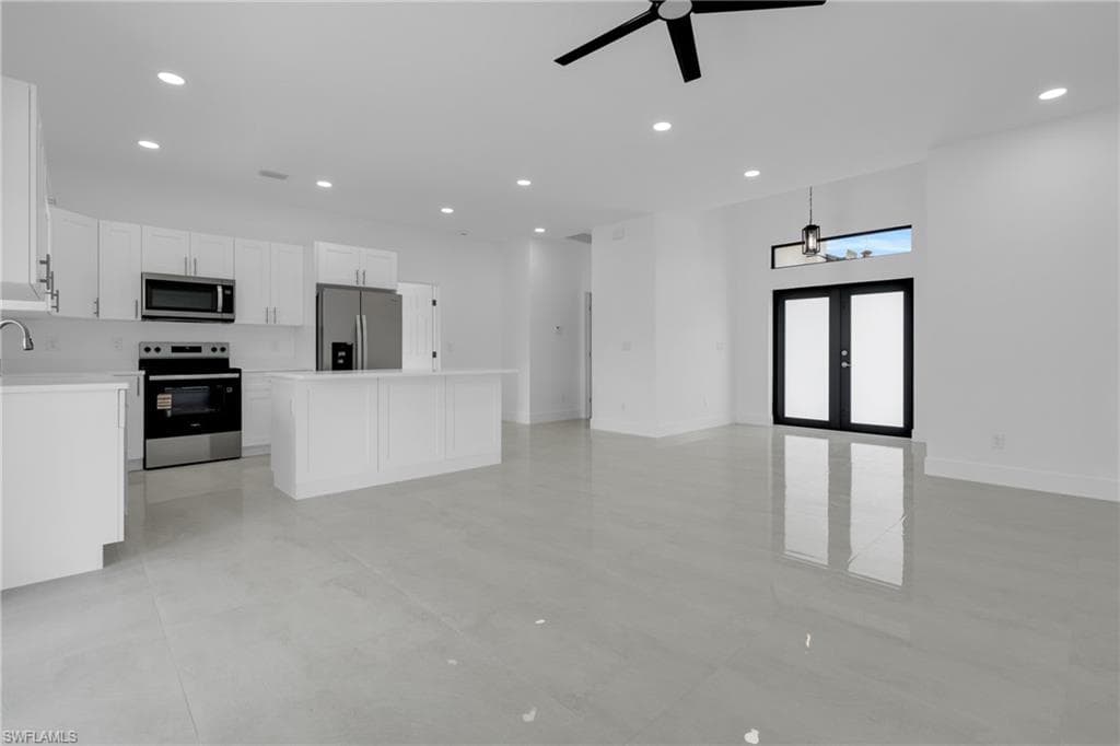 584 Genoa AVE S-4