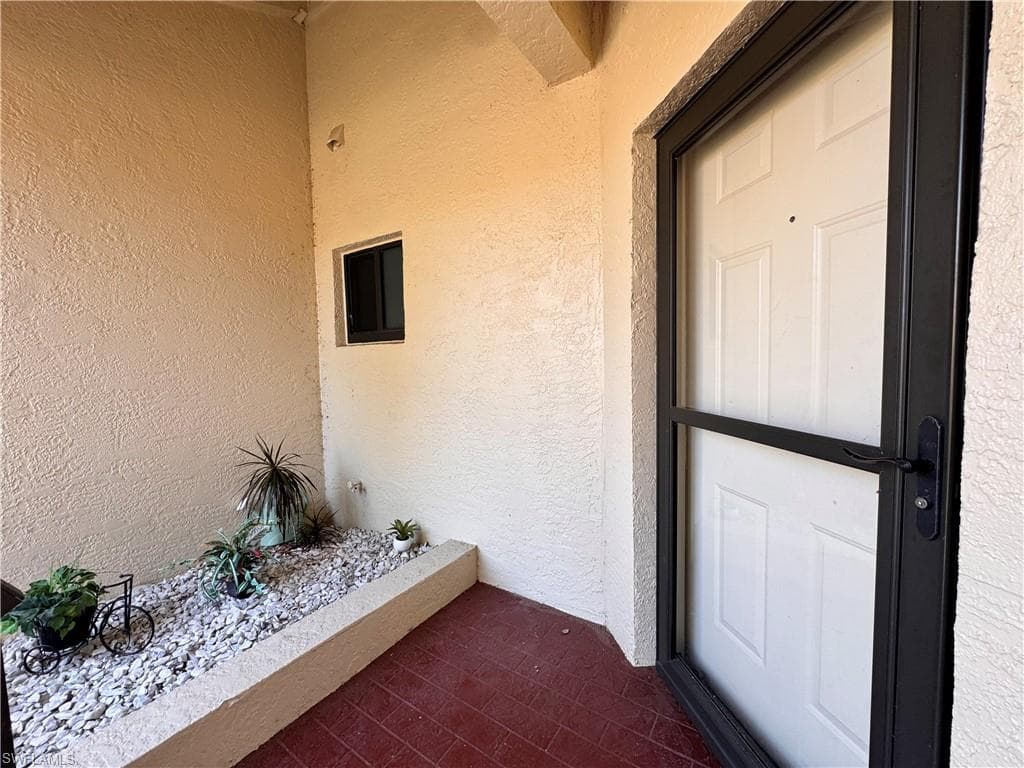 16551 Heron Coach WAY 302-33