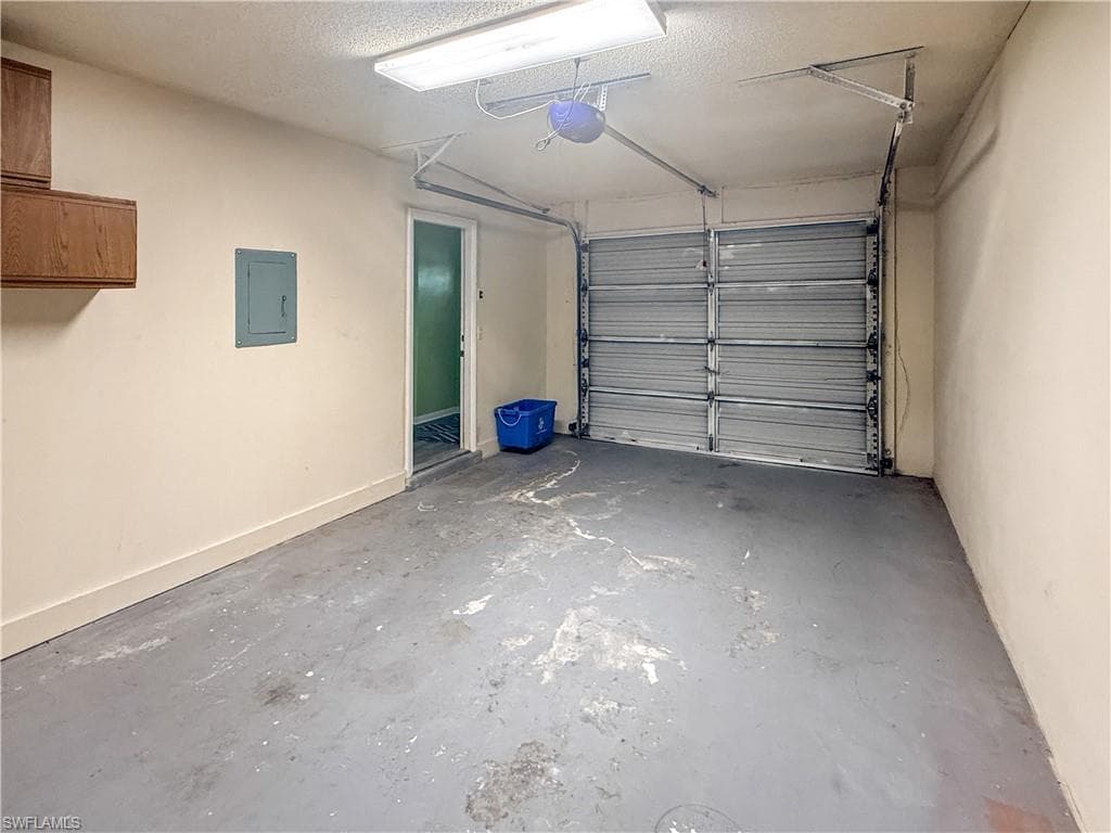 1398 Myerlee Country Club BLVD-7