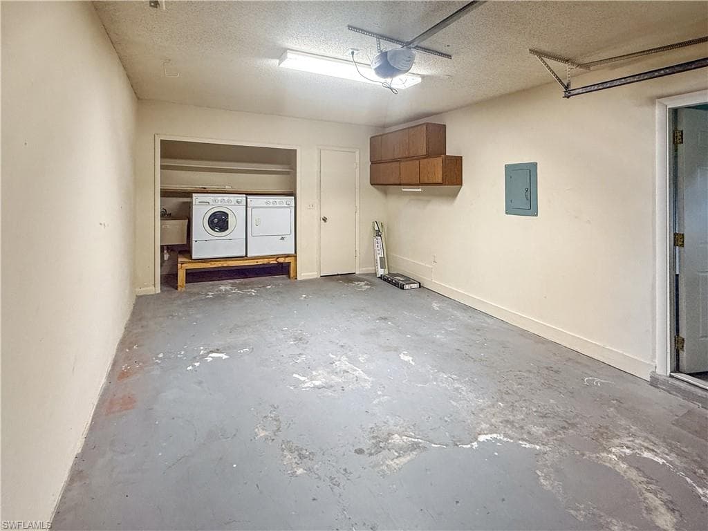 1398 Myerlee Country Club BLVD-20