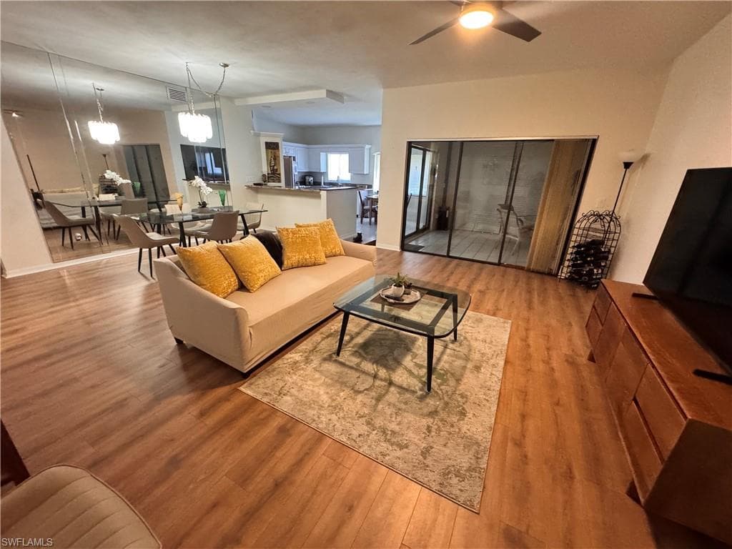 16551 Heron Coach WAY 302-27