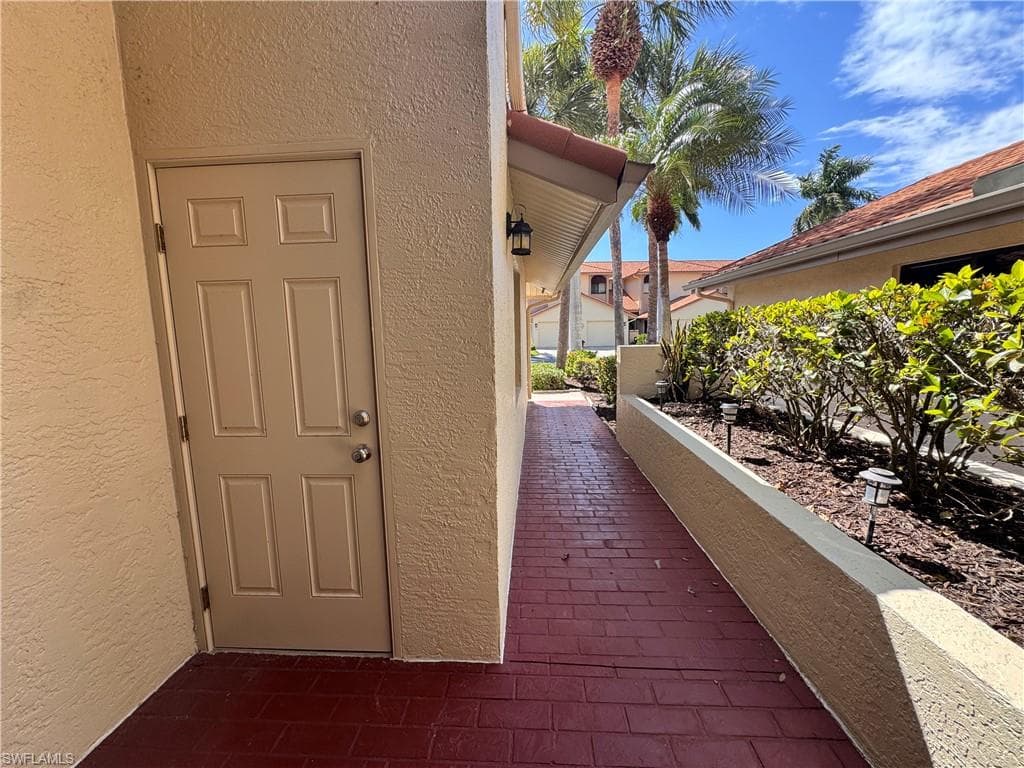16551 Heron Coach WAY 302-18