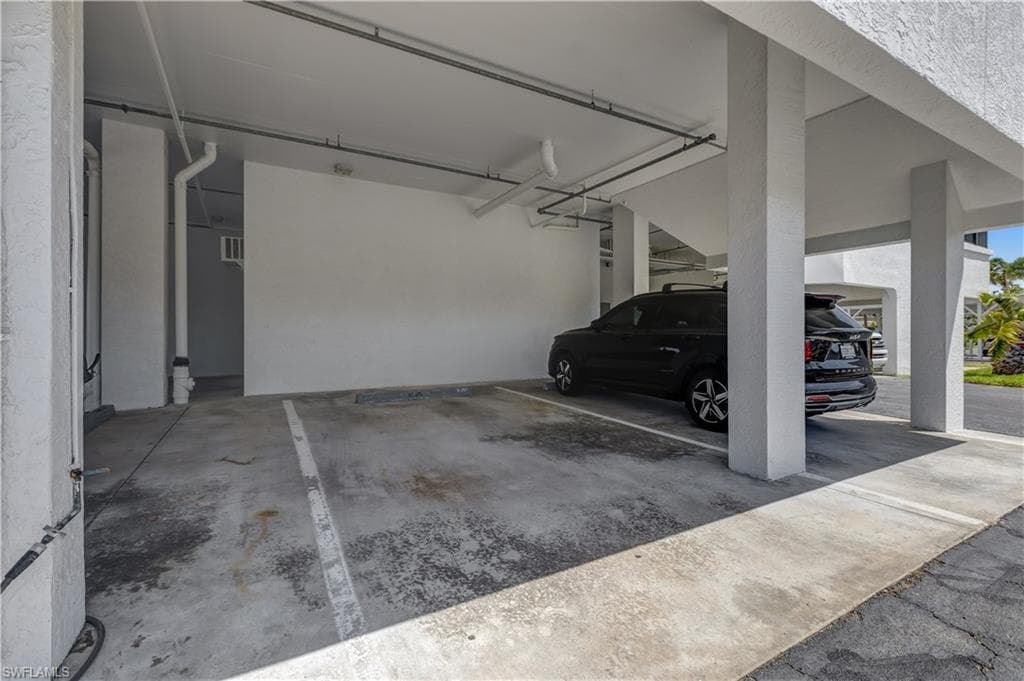 4753 Estero BLVD 905-33