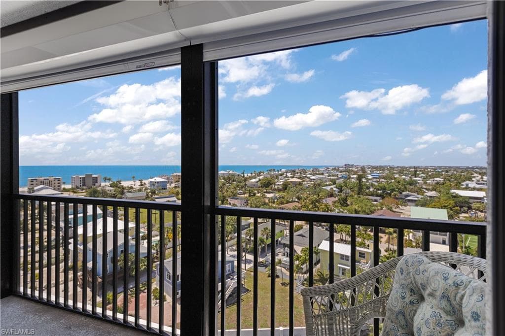 4753 Estero BLVD 905-19