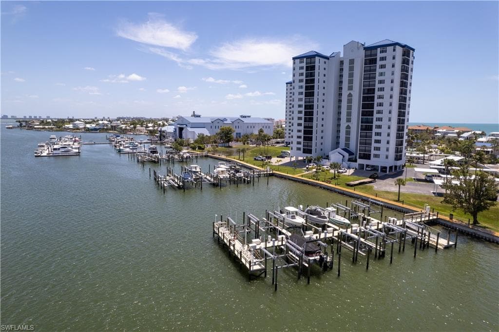 4753 Estero BLVD 905-29