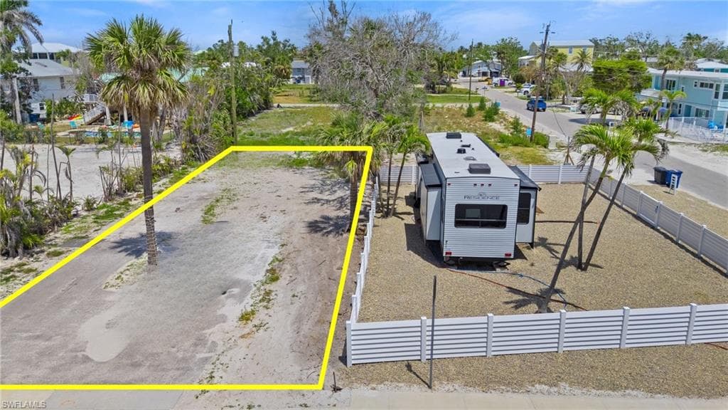 5421 / 5425 Estero BLVD-16