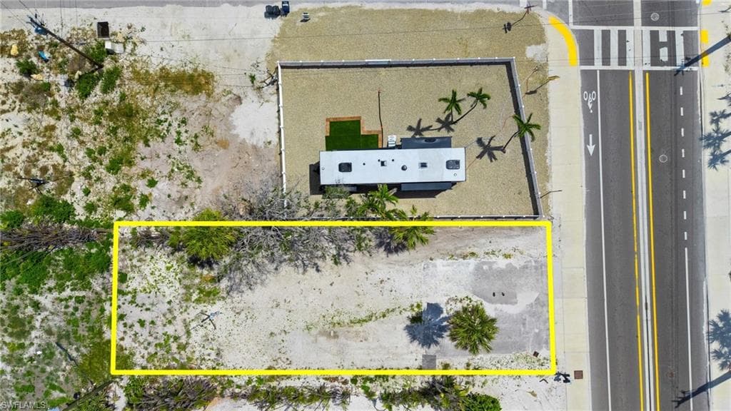 5421 / 5425 Estero BLVD-12