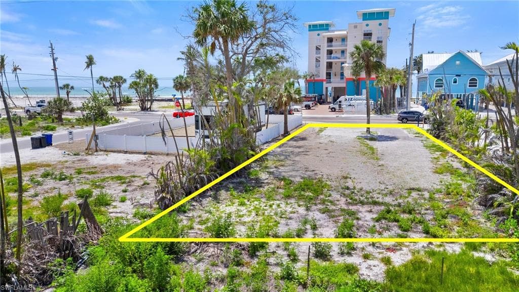 5421 / 5425 Estero BLVD-14