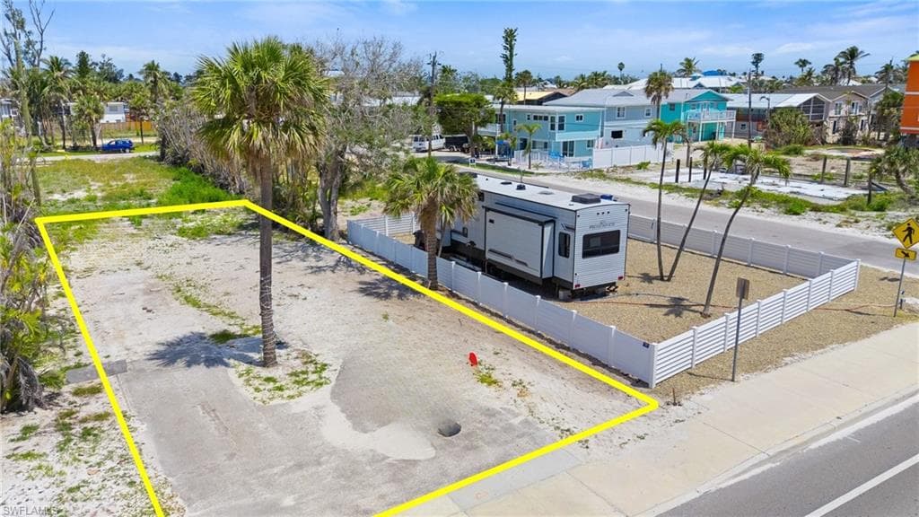 5421 / 5425 Estero BLVD-15