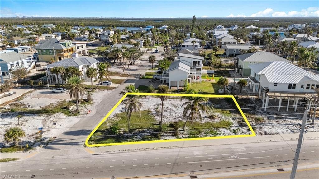 3909 Estero BLVD-14