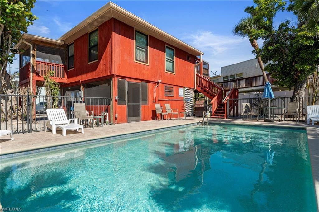 210 Miramar ST-6