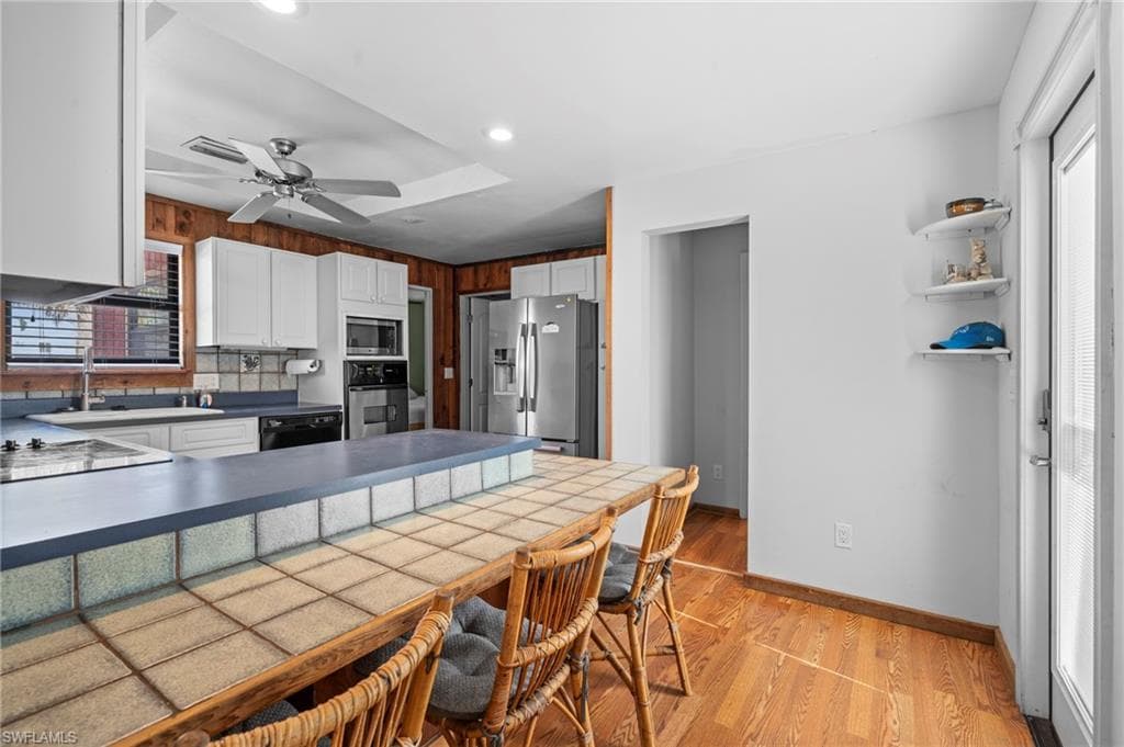 210 Miramar ST-17
