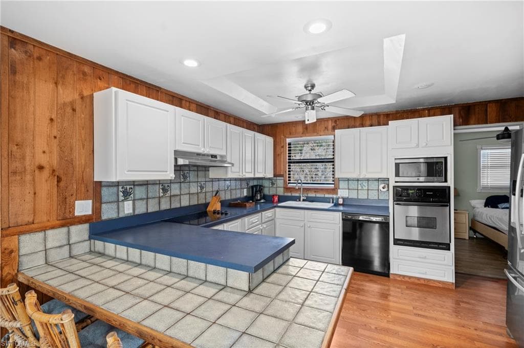 210 Miramar ST-16
