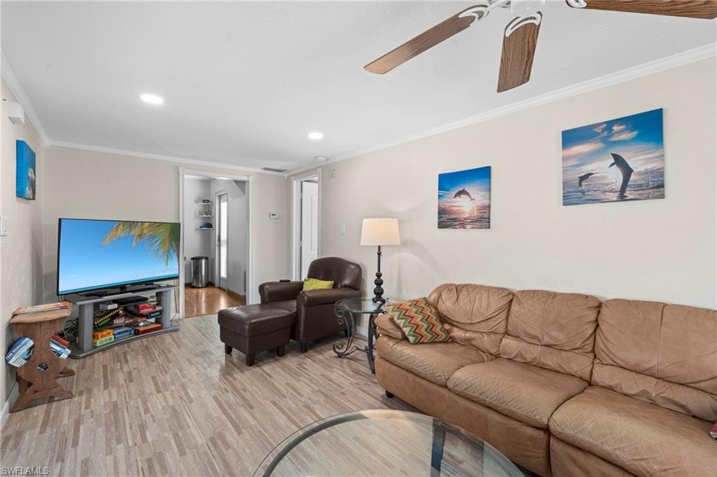 210 Miramar ST-12