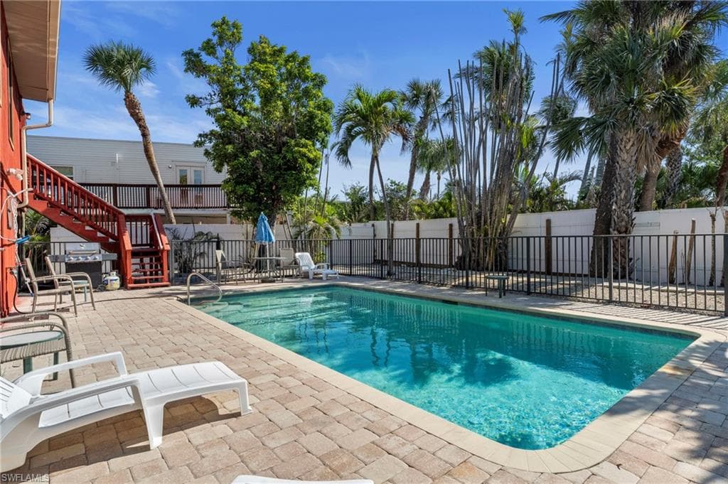 210 Miramar ST-36