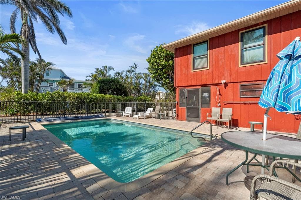 210 Miramar ST-5