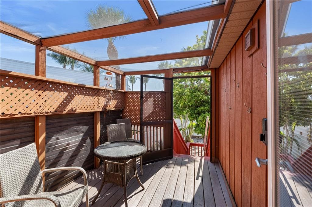 210 Miramar ST-9