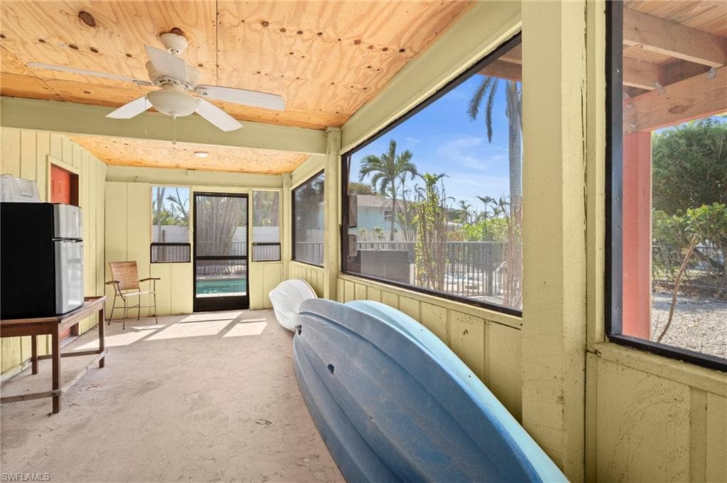 210 Miramar ST-33
