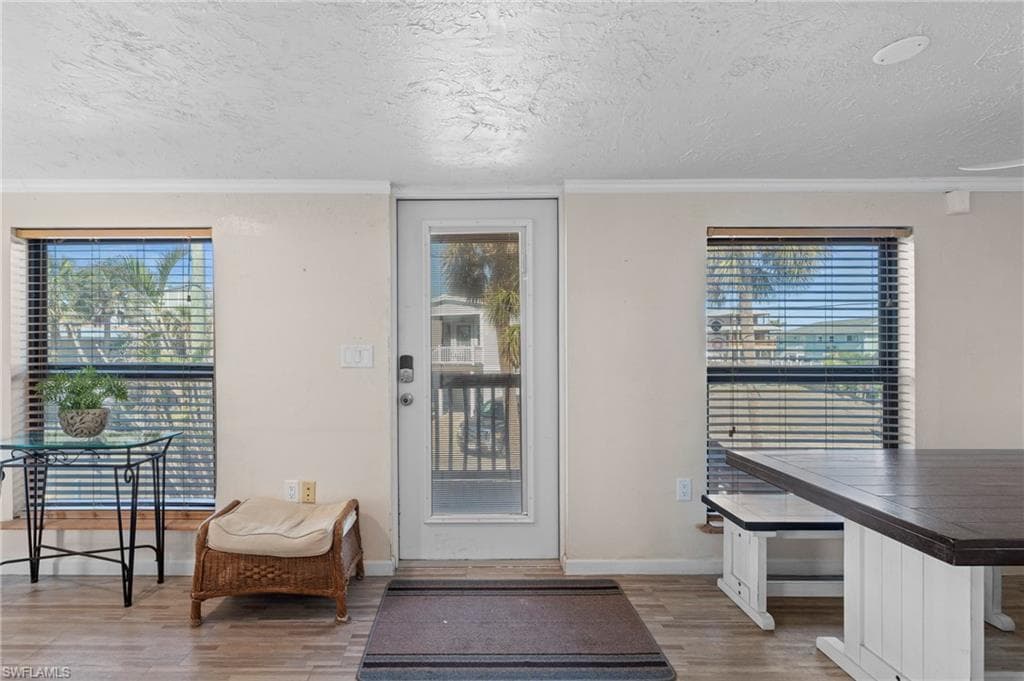 210 Miramar ST-14