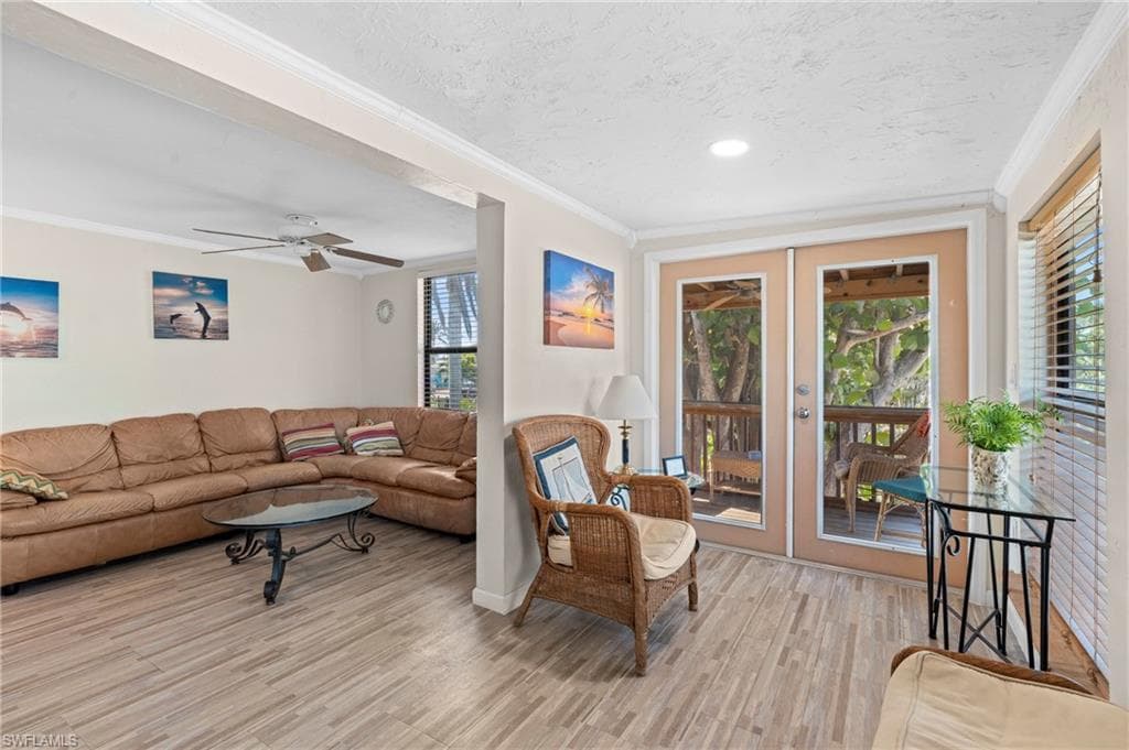 210 Miramar ST-11