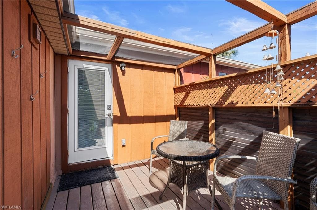 210 Miramar ST-19