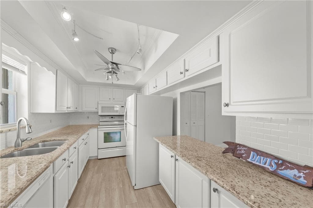 3045 Estero BLVD 7D-22
