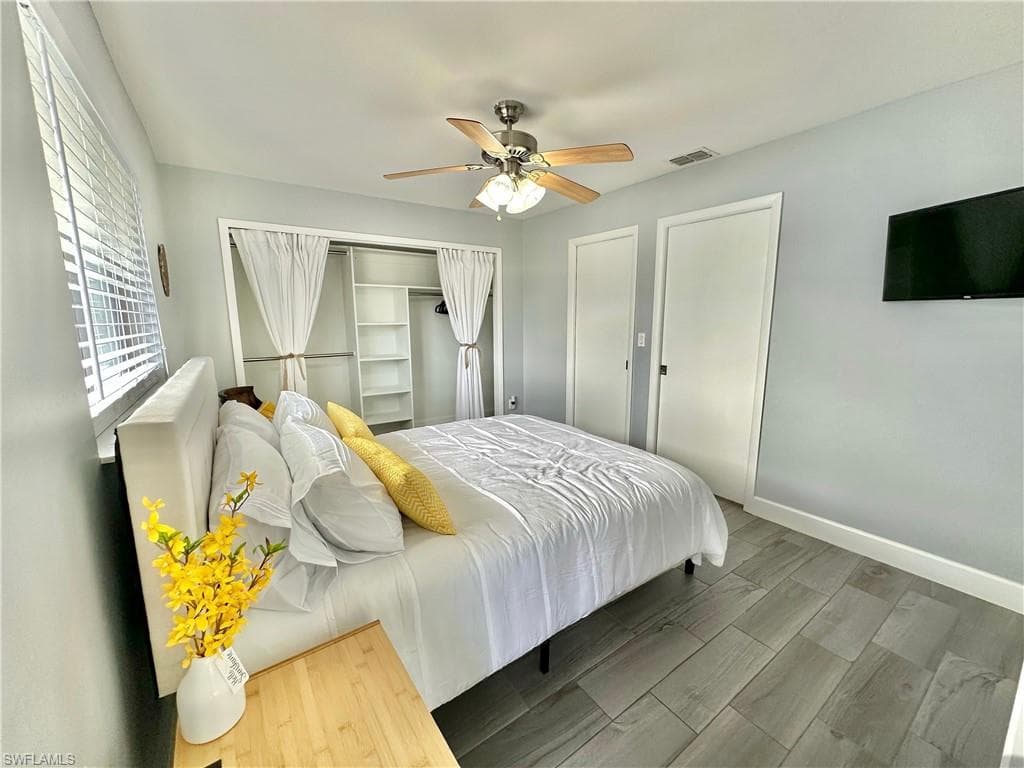 4903 Vincennes ST 210-8